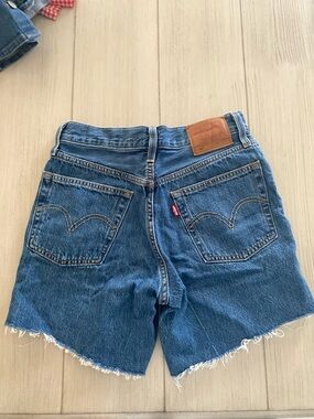 501 Levi's Classic Blue Denim Cutoff Shorts with Frayed Hem